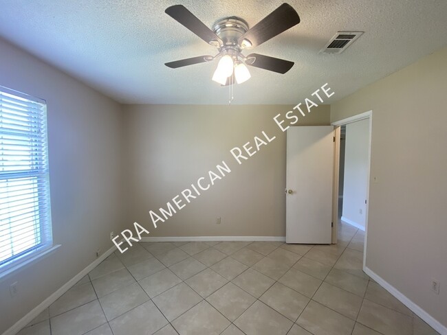 Building Photo - 3354 La Leyenda Ct