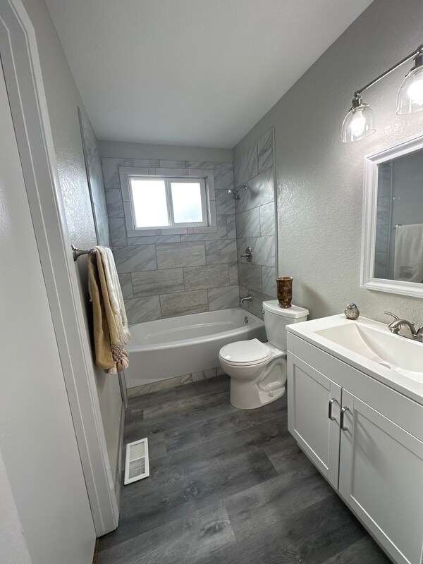 Building Photo - 2150 Eddington Way