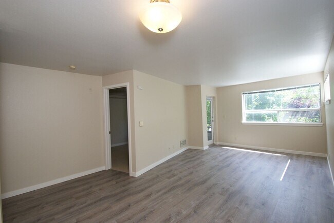 Building Photo - 3230 SW Avalon Way