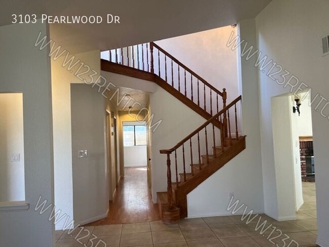 Building Photo - 3103 Pearlwood Dr