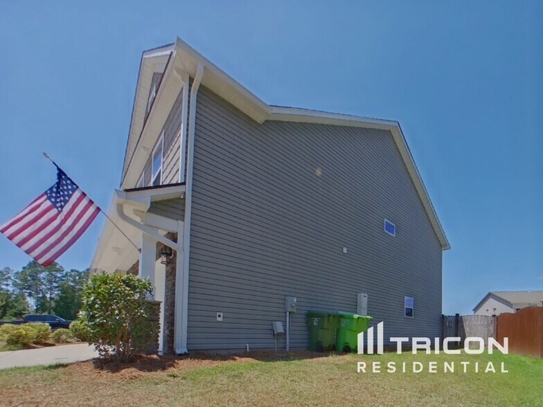 Building Photo - 313 Fairford Rd