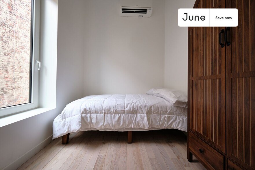 Building Photo - 624 E 17th St