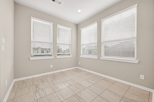 Building Photo - 9442 Starlight Oak Dr