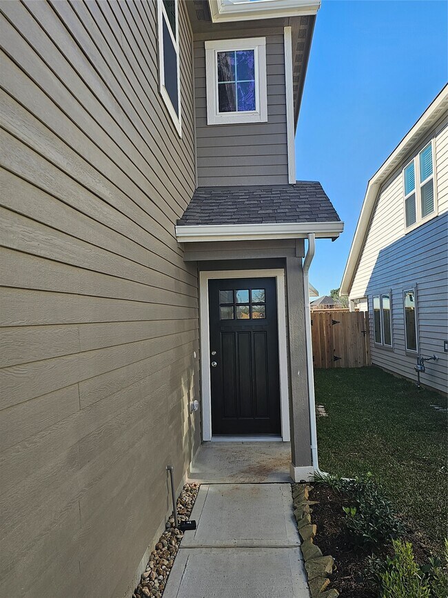 Building Photo - 5207 Shallowhurst Ln