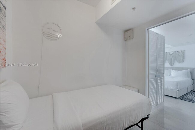 Building Photo - 41 SE 5th St