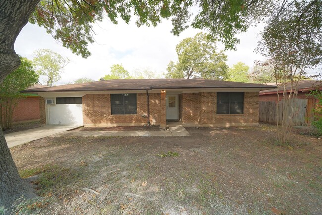 Primary Photo - Lovely Home in Cibolo Now Available - Real...