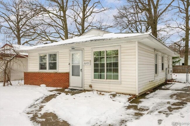 Building Photo - 26435 Tawas St