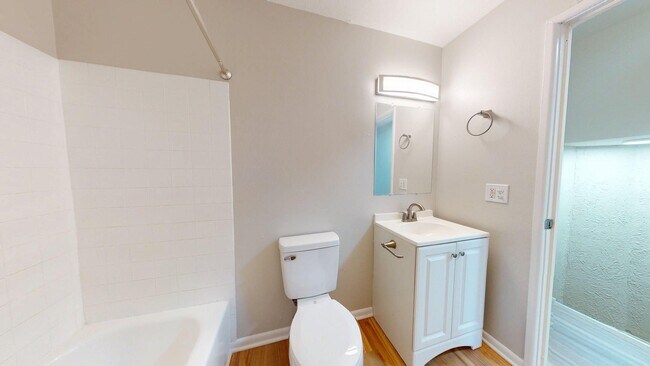 Building Photo - Elyria - fully updated two bedroom townhouse for rent!