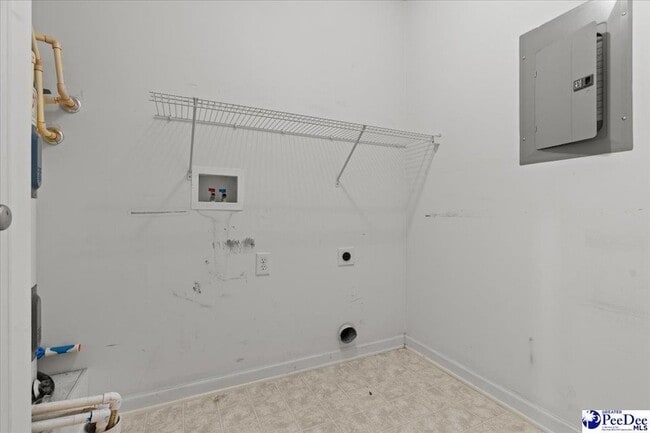 Building Photo - 529 3rd Loop Rd