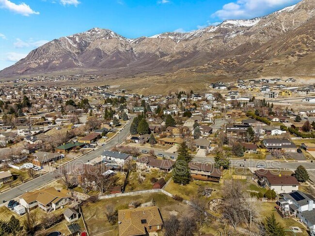 Building Photo - 1269 E 3075 N