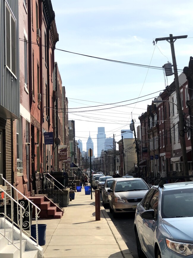 Street View- Center City Skyline - 1861 N Willington St