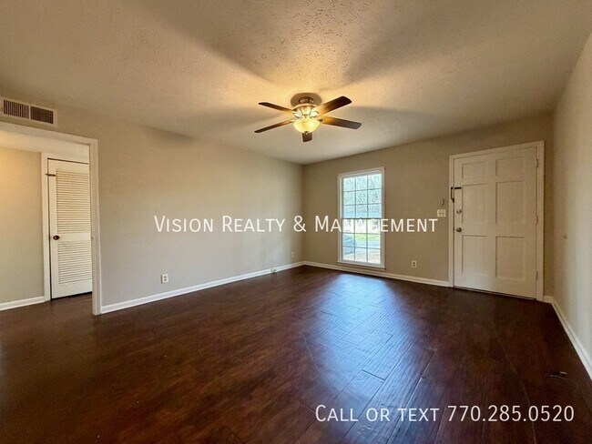 Building Photo - 96 Brock St