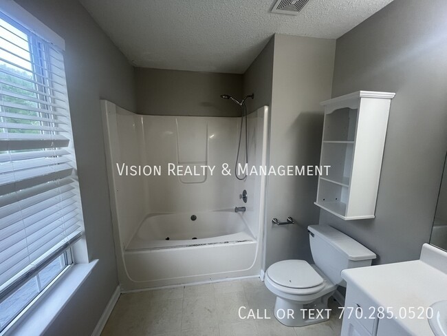 Building Photo - 229 Bainbridge Cir