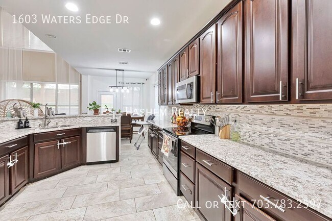 Building Photo - 1603 Waters Edge Dr