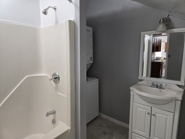 bathroom - 295 Shiloh Rd