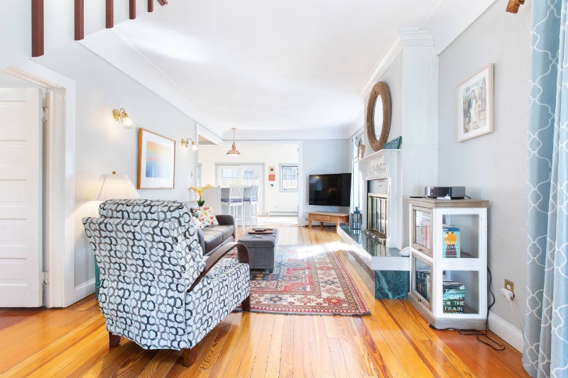 Building Photo - 2542 Pine St