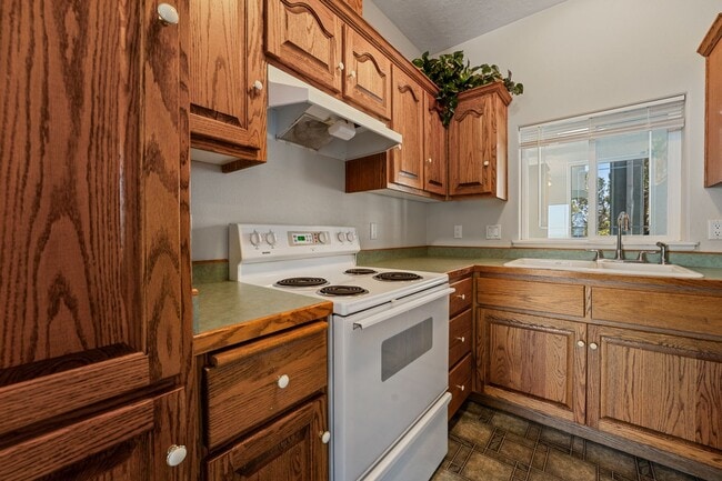 Building Photo - Charming 2 Bedroom ADU with Stunning Smith...