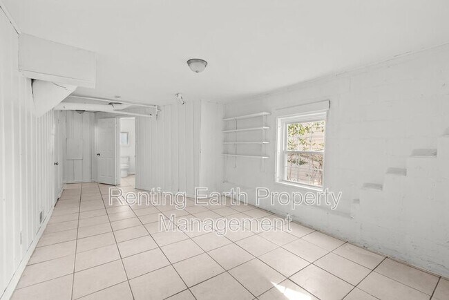 Building Photo - 8025 1st Ave S