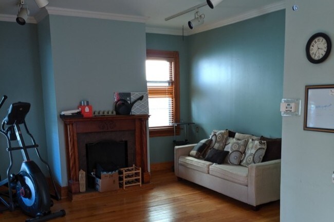 Building Photo - 256 Bryant St