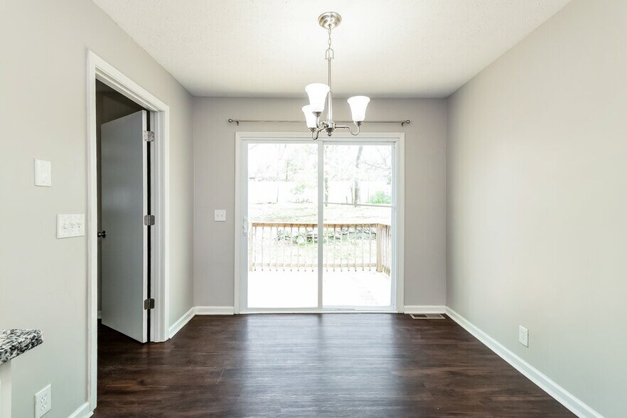 Building Photo - 3105 Roundwood Forest Ln