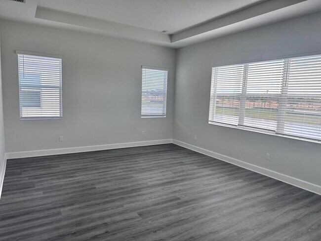 Building Photo - 5223 Liberty Ln