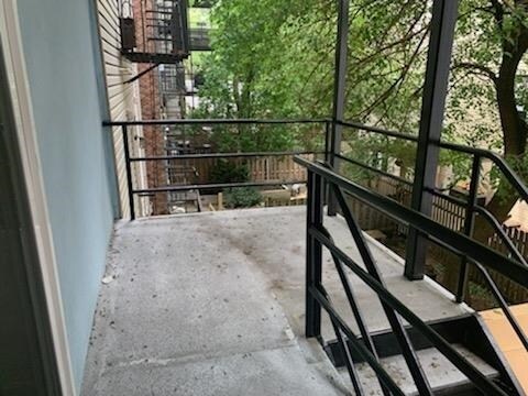 Building Photo - 130 Madison St