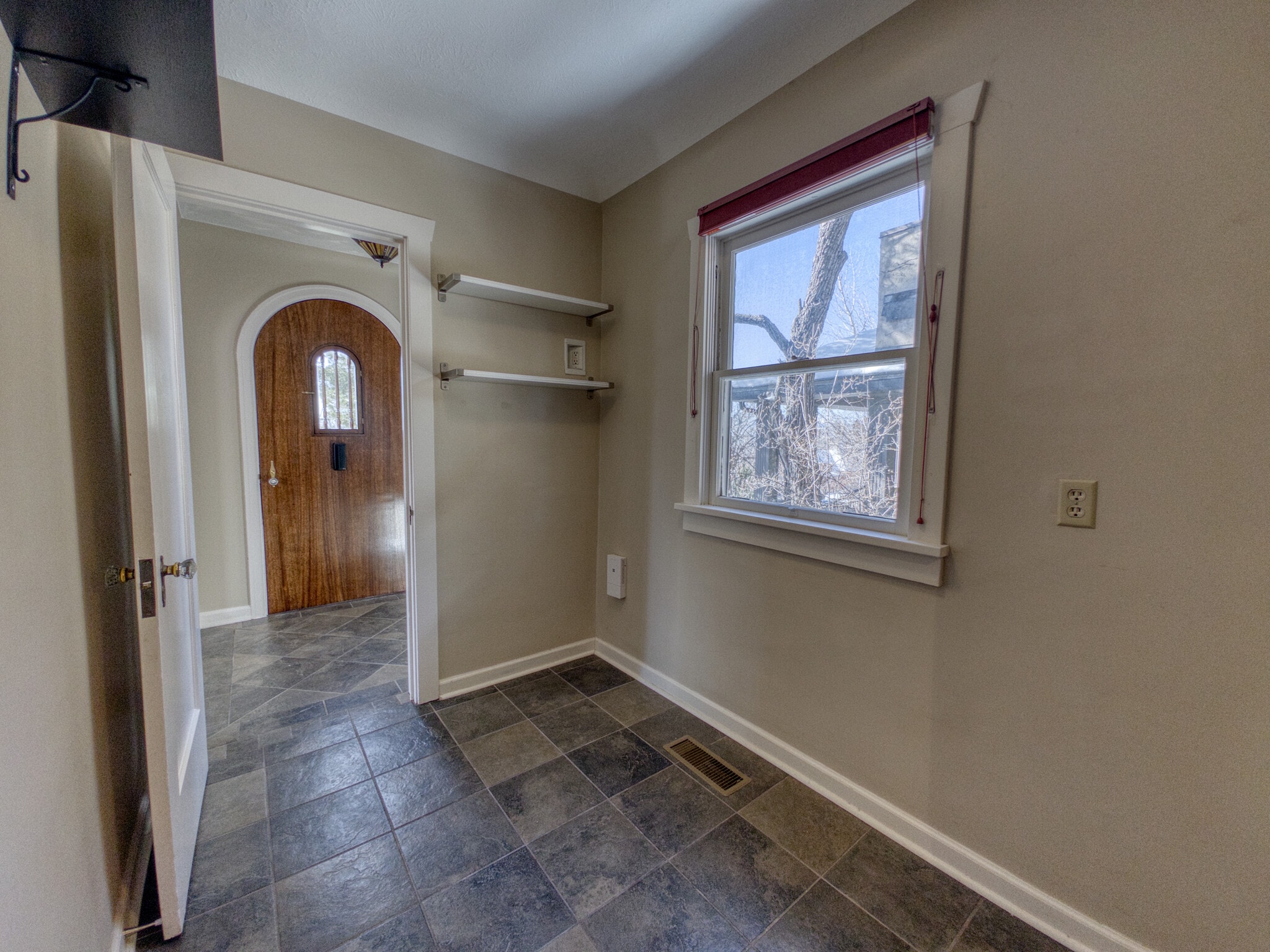 Building Photo - 483 E 8th Ave