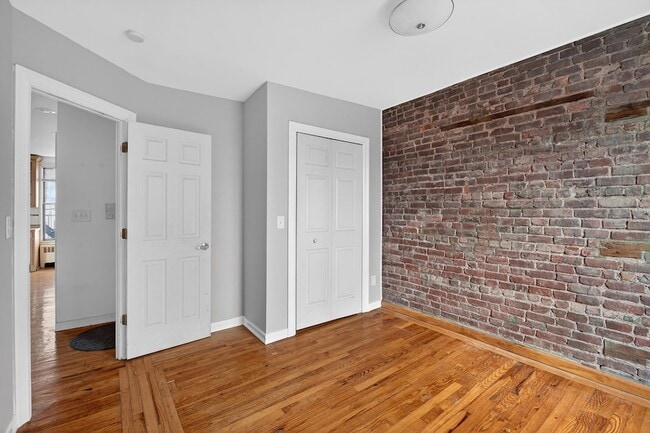 Building Photo - 216 Newark Ave