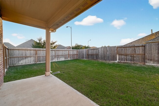 Building Photo - 25354 Holton Ridge Dr