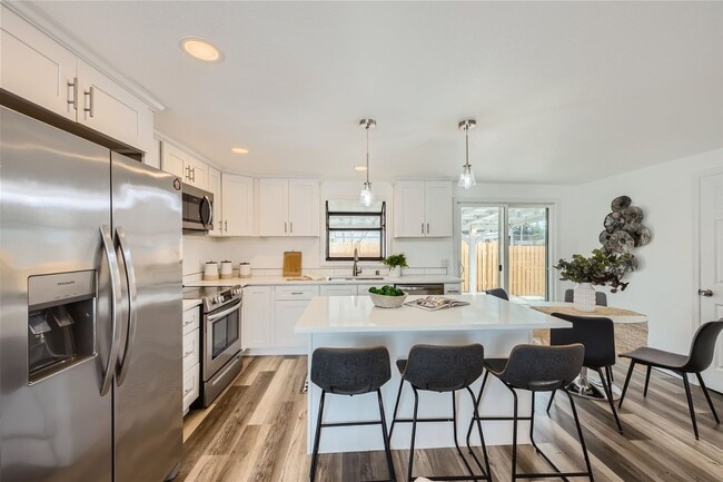 Building Photo - Just renovated - 4 bedroom Home