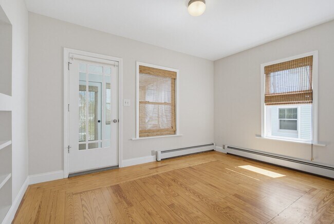 Building Photo - 242 Lafayette St