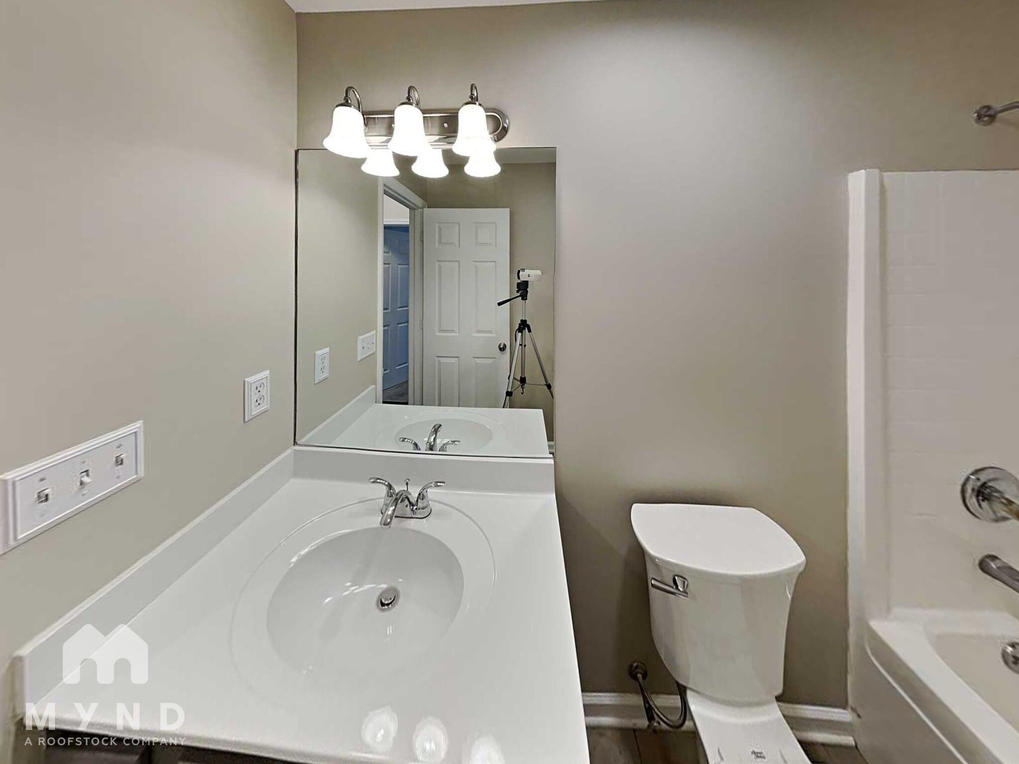 Building Photo - 816 St Andrews Pl