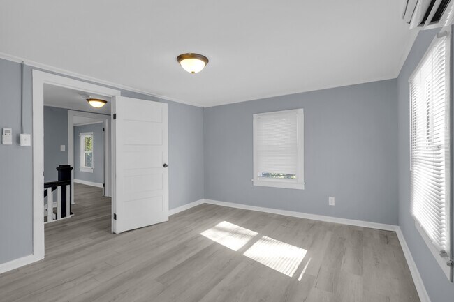 Building Photo - 522 Crawford St