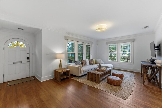 Building Photo - 1601 Alta Vista Ave