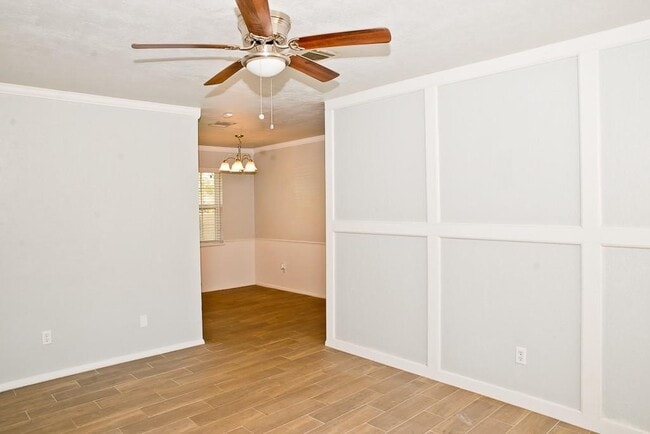 Building Photo - 216 S Bristow Ave