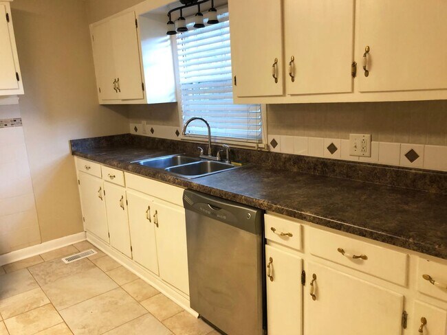 Building Photo - 2412 Huntsville St NW