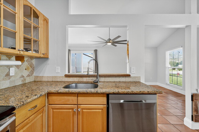 Building Photo - 5431 Courtney Cir