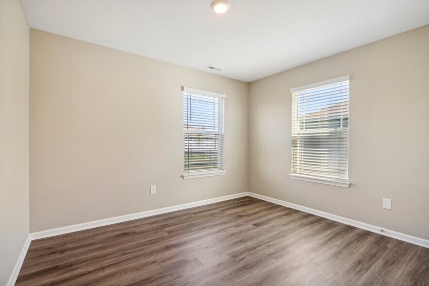 Building Photo - 511 Marsh Aster Dr