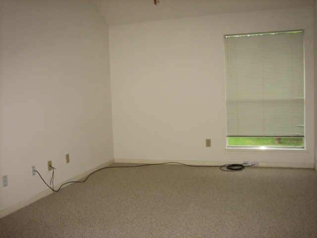 Building Photo - 2919 Great Lakes Ave