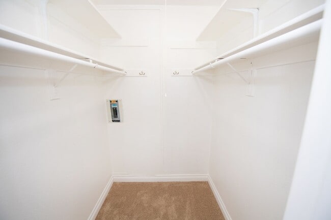 Building Photo - $500 off first month rent! 2BR/1.5BA Condo! 2 parking spaces