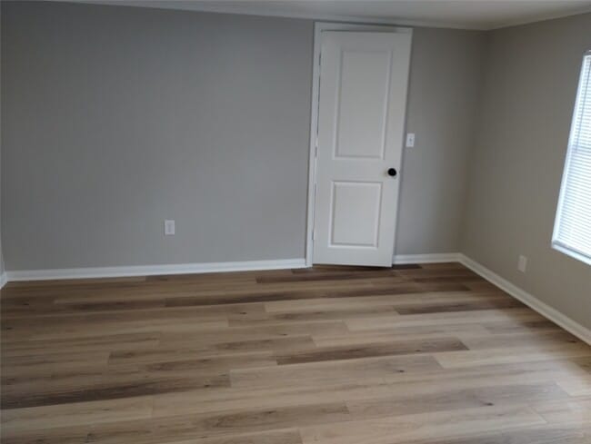 Building Photo - 1121 Edgewood Dr