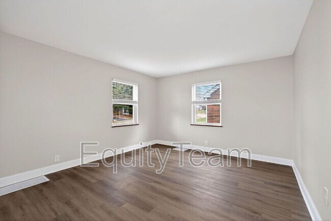 Building Photo - 405 Home Ave