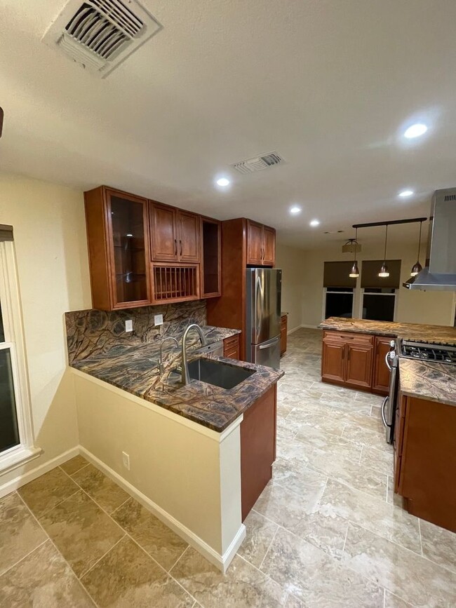 Building Photo - Rare Rental- Fully Renovated Classic in Ca...