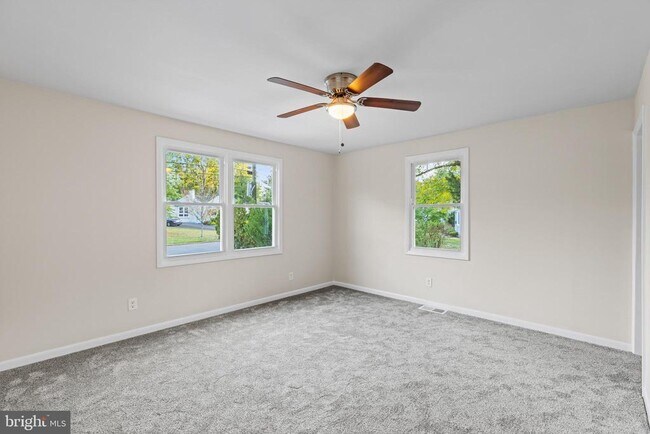 Building Photo - 705 Devon Rd