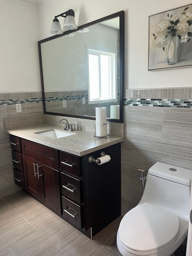 Building Photo - Home with a Cabin Style Family room and backyard Oasis