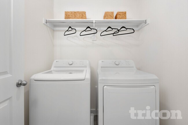 Building Photo - 402 Pitstone Ct