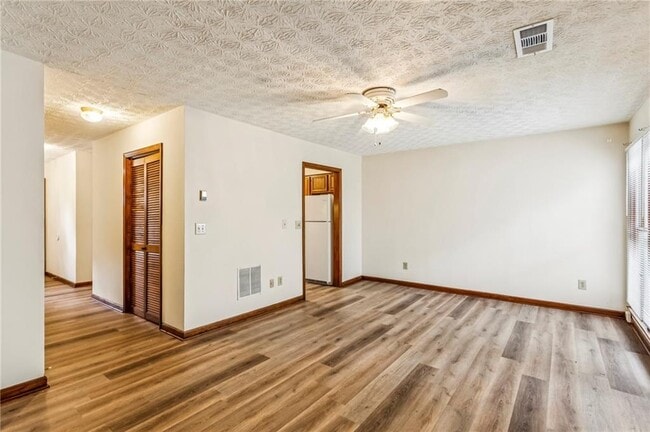 Building Photo - 1105 Booth Ct SW