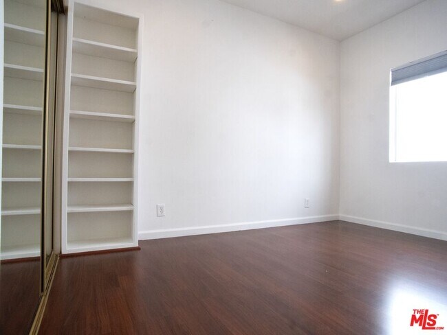 Building Photo - 1655 Selby Ave