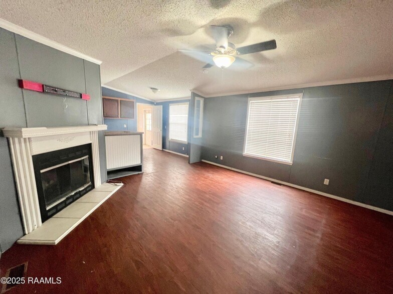 Building Photo - 495 Apricot St