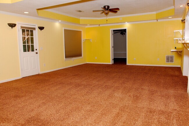 Building Photo - 2927 Arbor Creek Ln
